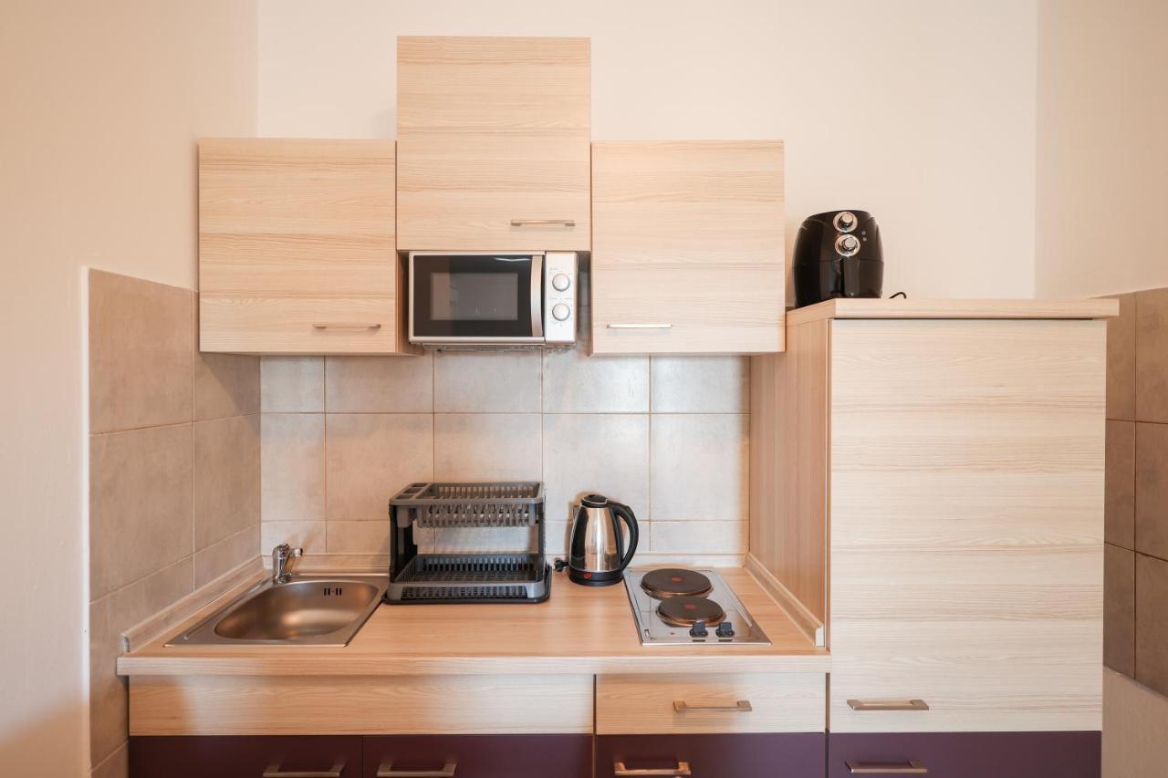 Miky Apartment Vrsi