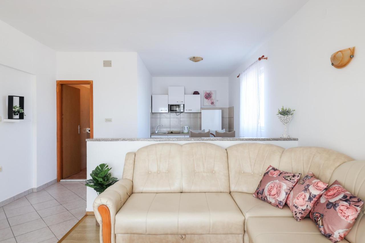 Apartment Miky *